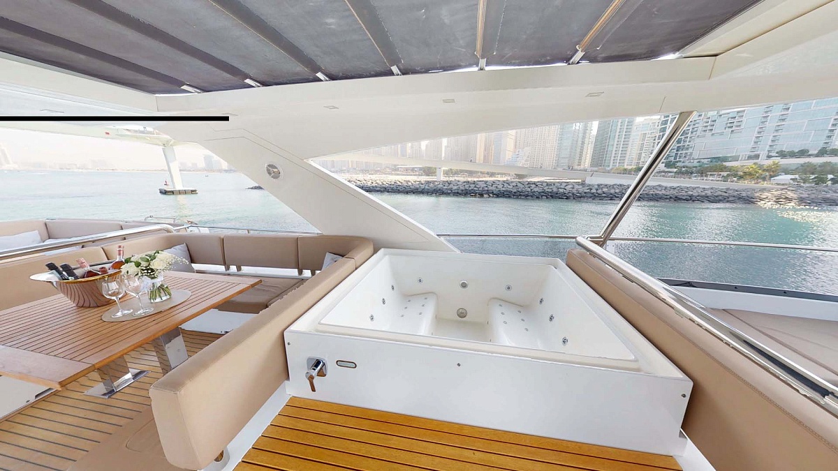 Аренда моторной яхты Galeon 780 Crystal в Дубае - ОАЭ